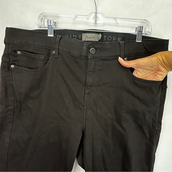 Torrid size 20R Black Jeans Bombshell Skinny Premium Stretch (687) - Picture 4 of 15